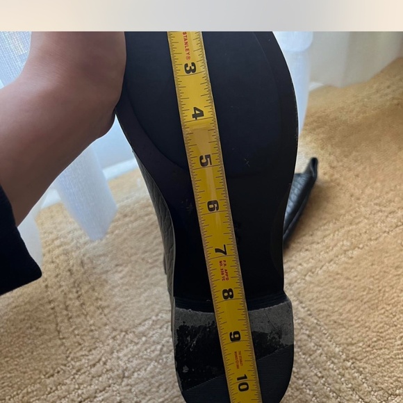 Pebbled leather Tory Burch mid calf boot - Picture 6 of 8